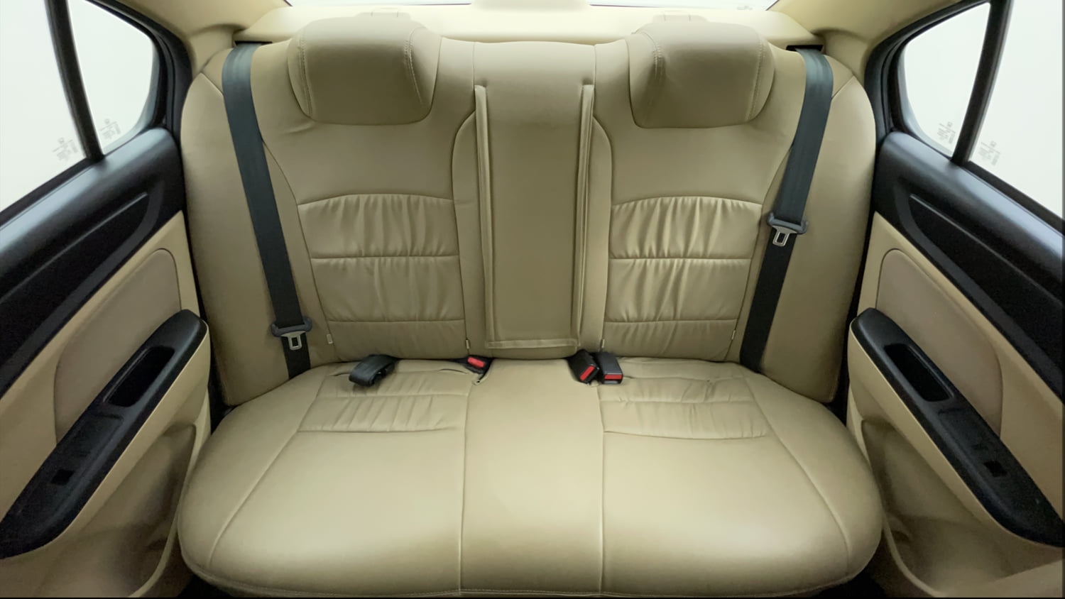Used 2022 Honda Amaze VX MT 1.2 Petrol Petrol Manual interior REAR SEAT CONDITION VIEW