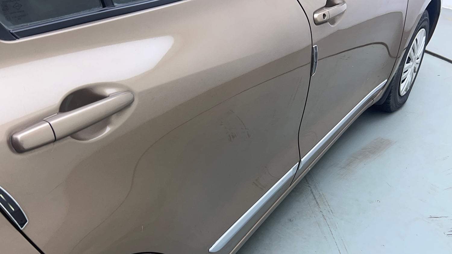 Used 2018 Maruti Suzuki Dzire VXi Petrol Manual dents MINOR DENT