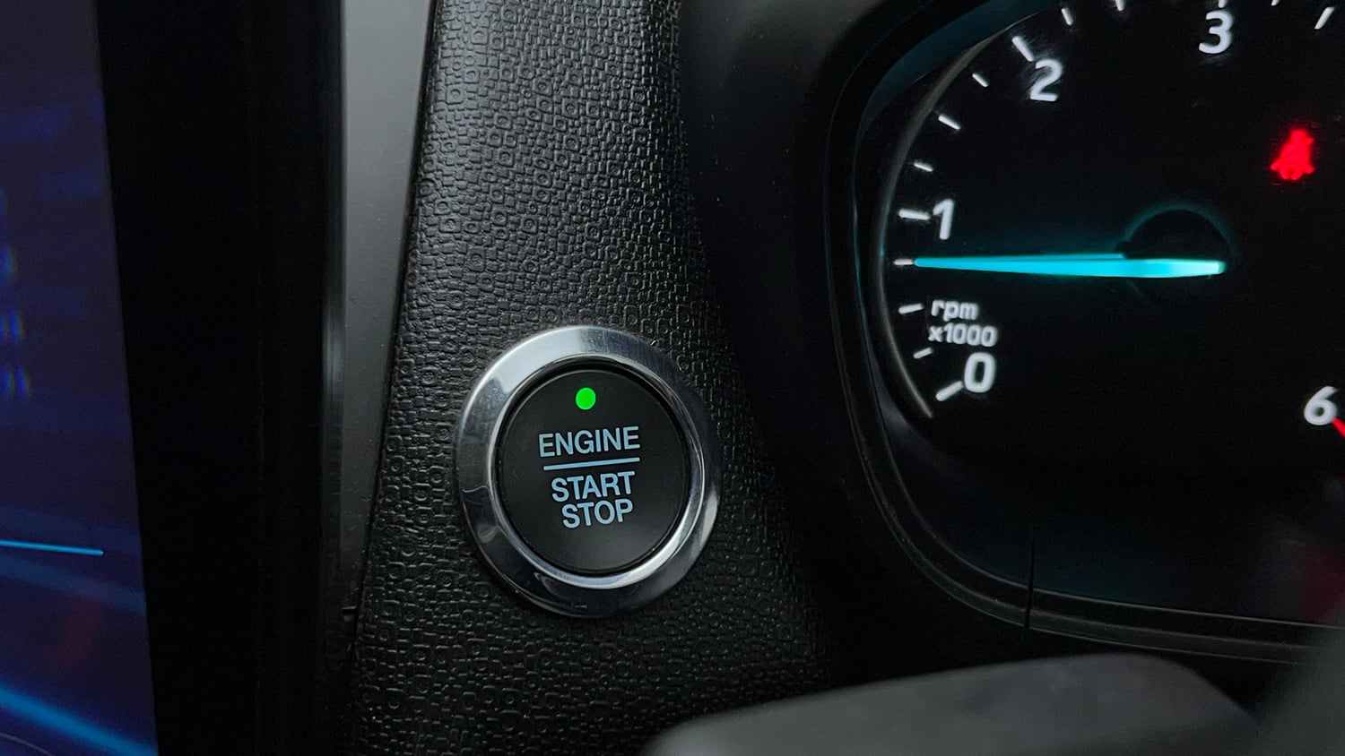 Used 2021 Ford EcoSport Titanium 1.5L TDCi Diesel Manual top_features Keyless start