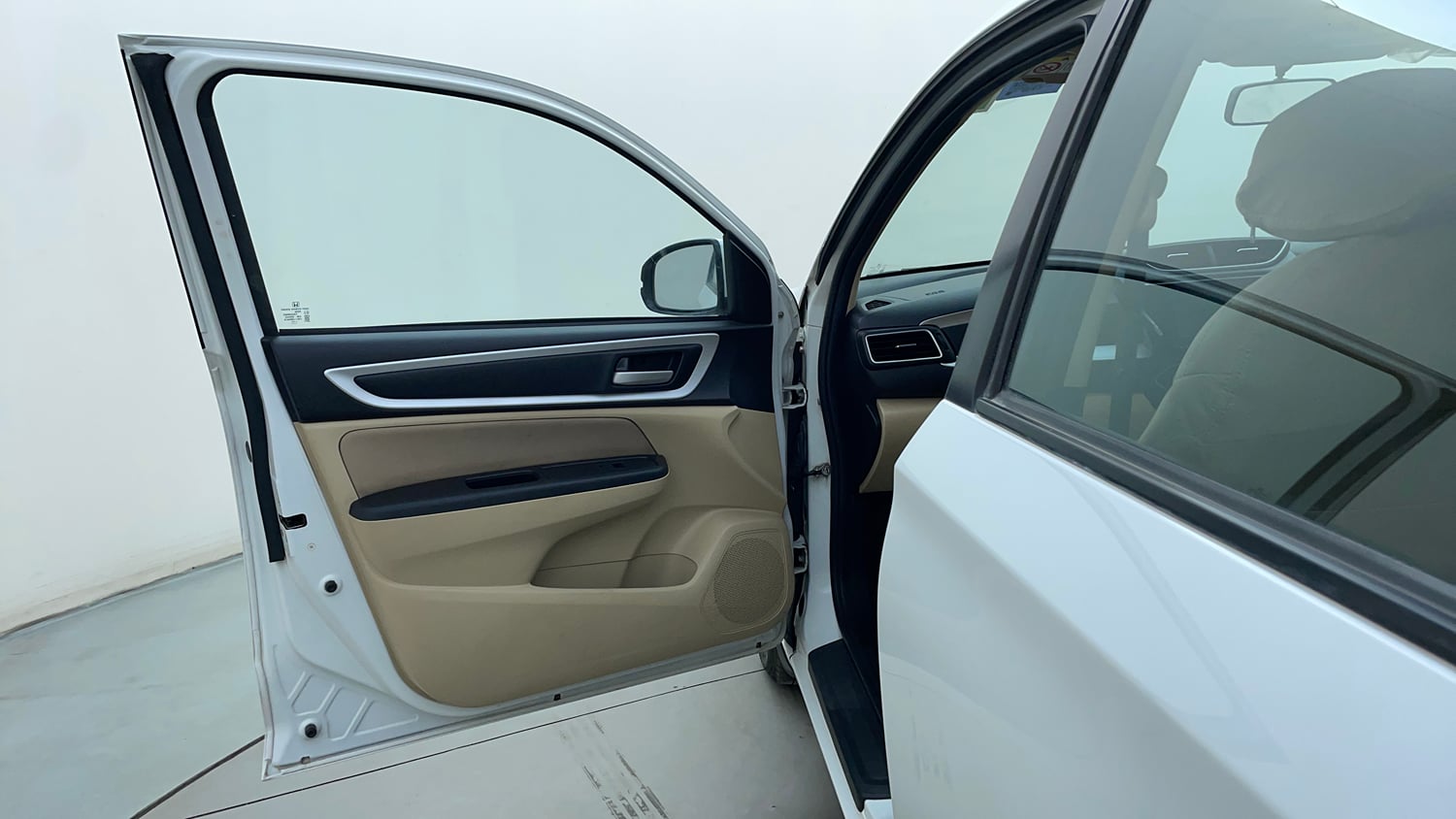 Used 2022 Honda Amaze VX MT 1.2 Petrol Petrol Manual interior LEFT FRONT DOOR OPEN VIEW