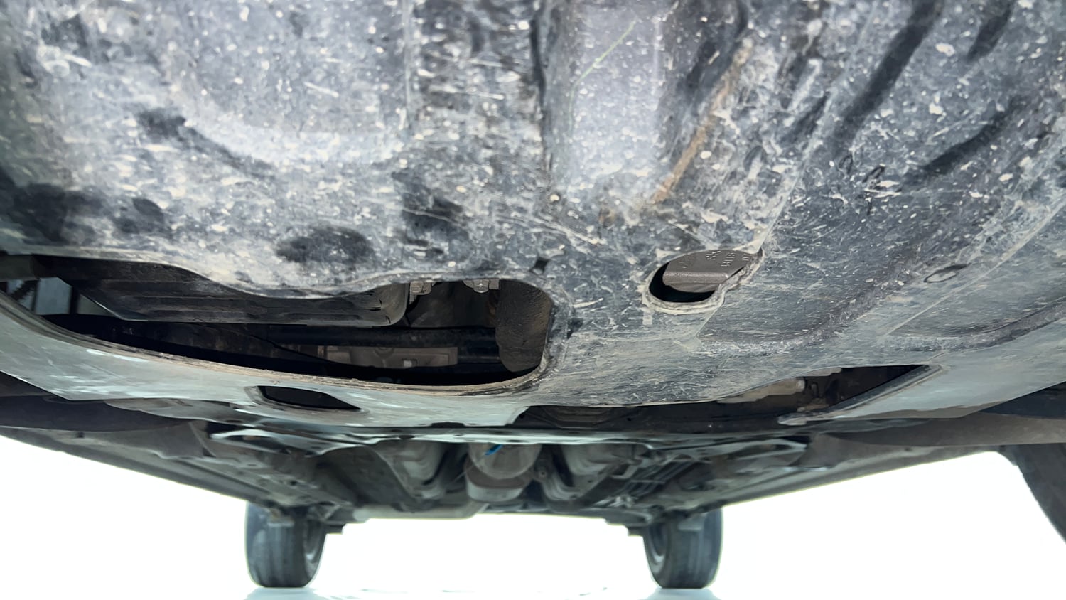 Used 2021 Hyundai Venue SX Plus 1.0 Turbo DCT Petrol Automatic extra FRONT LEFT UNDERBODY VIEW