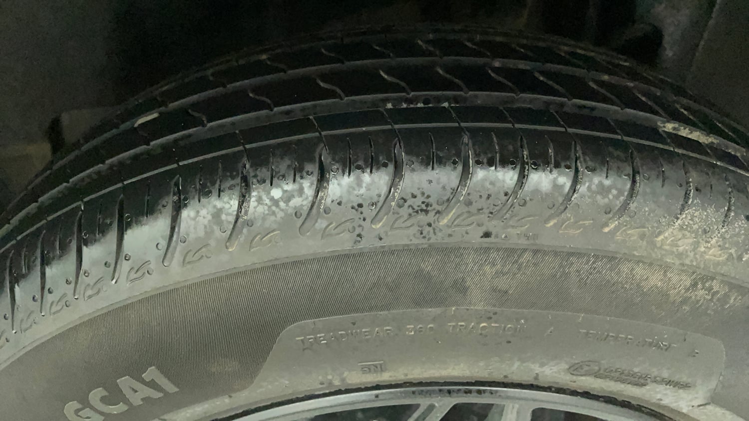 Used 2026 Maruti Suzuki Swift VXi (O) AMT Petrol Automatic tyres LEFT REAR TYRE TREAD VIEW