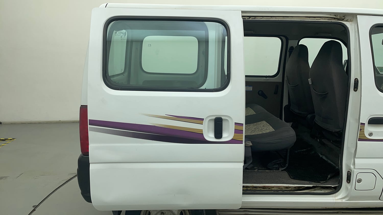 Used 2013 Maruti Suzuki Eeco 5 STR WITH A/C+HTR Petrol Manual interior RIGHT REAR DOOR OPEN VIEW