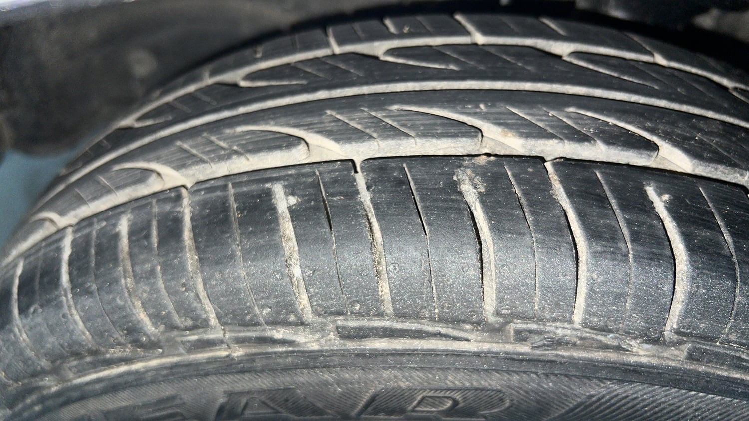 Used 2020 Maruti Suzuki Alto 800 LXi Petrol Manual tyres LEFT FRONT TYRE TREAD VIEW