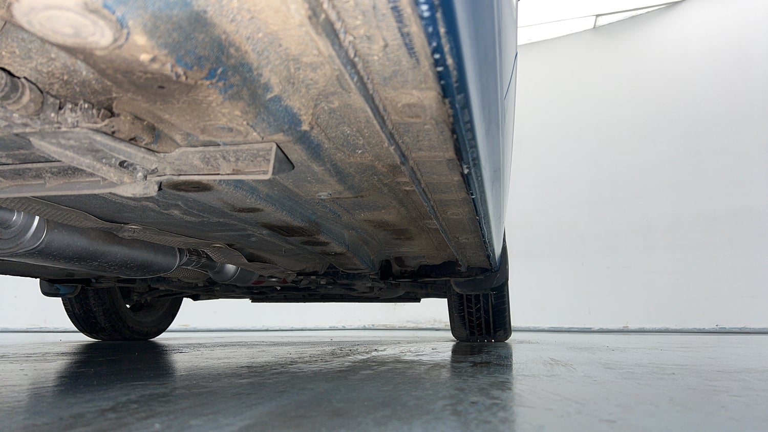 Used 2023 Skoda Slavia Style 1.0L TSI MT Petrol Manual extra REAR RIGHT UNDERBODY VIEW