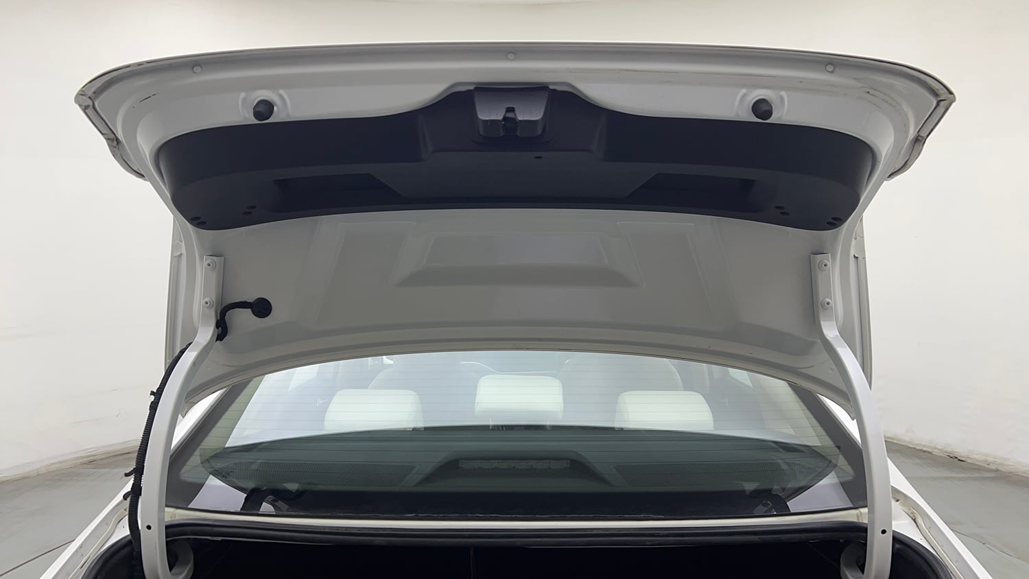 Used 2022 Volkswagen Virtus Highline 1.0 TSI AT Petrol Automatic interior DICKY DOOR OPEN VIEW