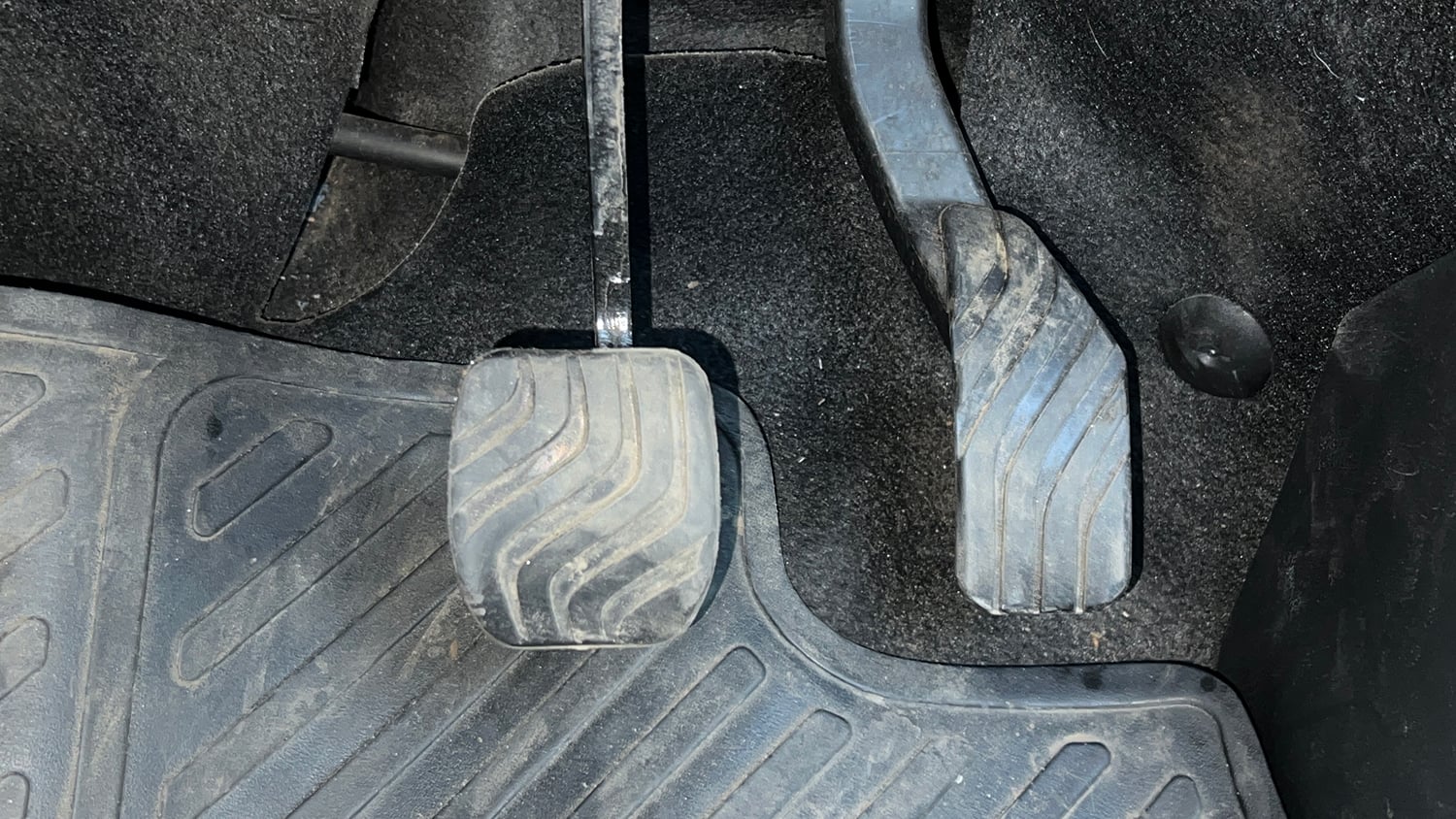 Used 2023 Nissan Magnite XE AMT Petrol Automatic interior PEDALS VIEW