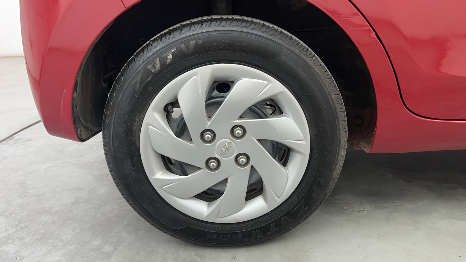 Used 2021 Hyundai Santro Sportz Petrol Manual tyres RIGHT REAR TYRE RIM VIEW