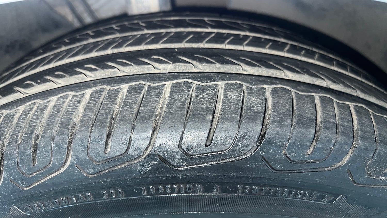 Used 2022 Volkswagen Virtus Highline 1.0 TSI AT Petrol Automatic tyres RIGHT FRONT TYRE TREAD VIEW