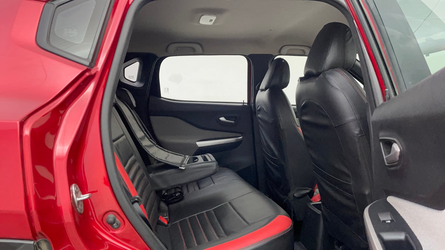 Used 2022 Nissan Magnite XV Turbo Petrol Manual interior RIGHT SIDE REAR DOOR CABIN VIEW