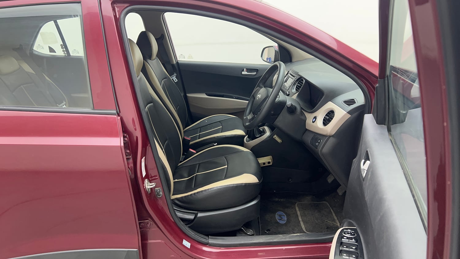 Used 2013 Hyundai Grand i10 Sportz 1.2 Kappa VTVT Petrol Manual interior RIGHT SIDE FRONT DOOR CABIN VIEW