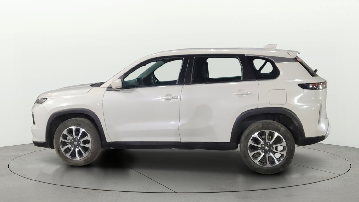 Used 2024 Maruti Suzuki Grand Vitara Zeta Smart Hybrid Petrol Manual exterior LEFT SIDE VIEW