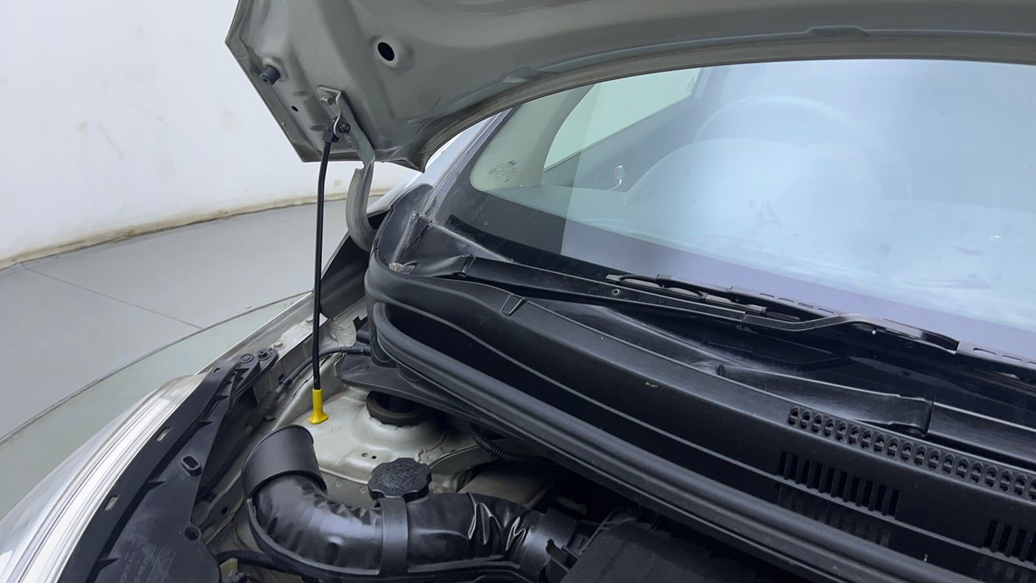Used 2016 Hyundai Grand i10 Sportz 1.2 Kappa VTVT Petrol Manual engine ENGINE RIGHT SIDE HINGE & APRON VIEW
