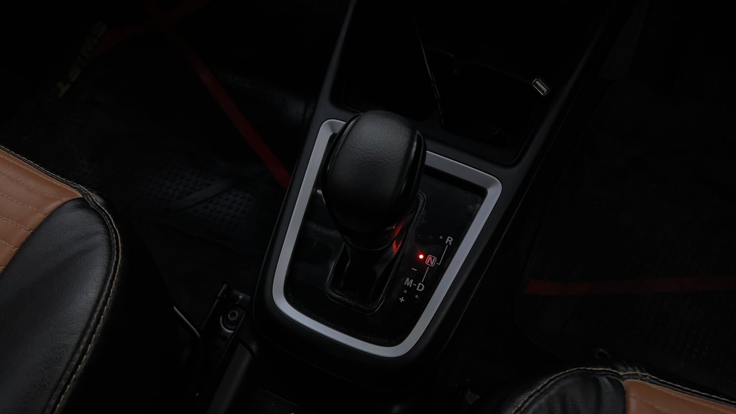 Used 2020 Maruti Suzuki Swift ZXi AMT Petrol Automatic interior GEAR  KNOB VIEW