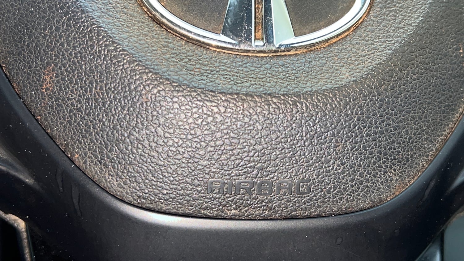 Used 2020 Tata Tiago XT Petrol Manual top_features Airbags