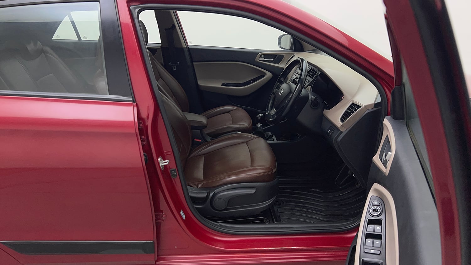 Used 2015 Hyundai Elite i20 Asta 1.2 Petrol Manual interior RIGHT SIDE FRONT DOOR CABIN VIEW