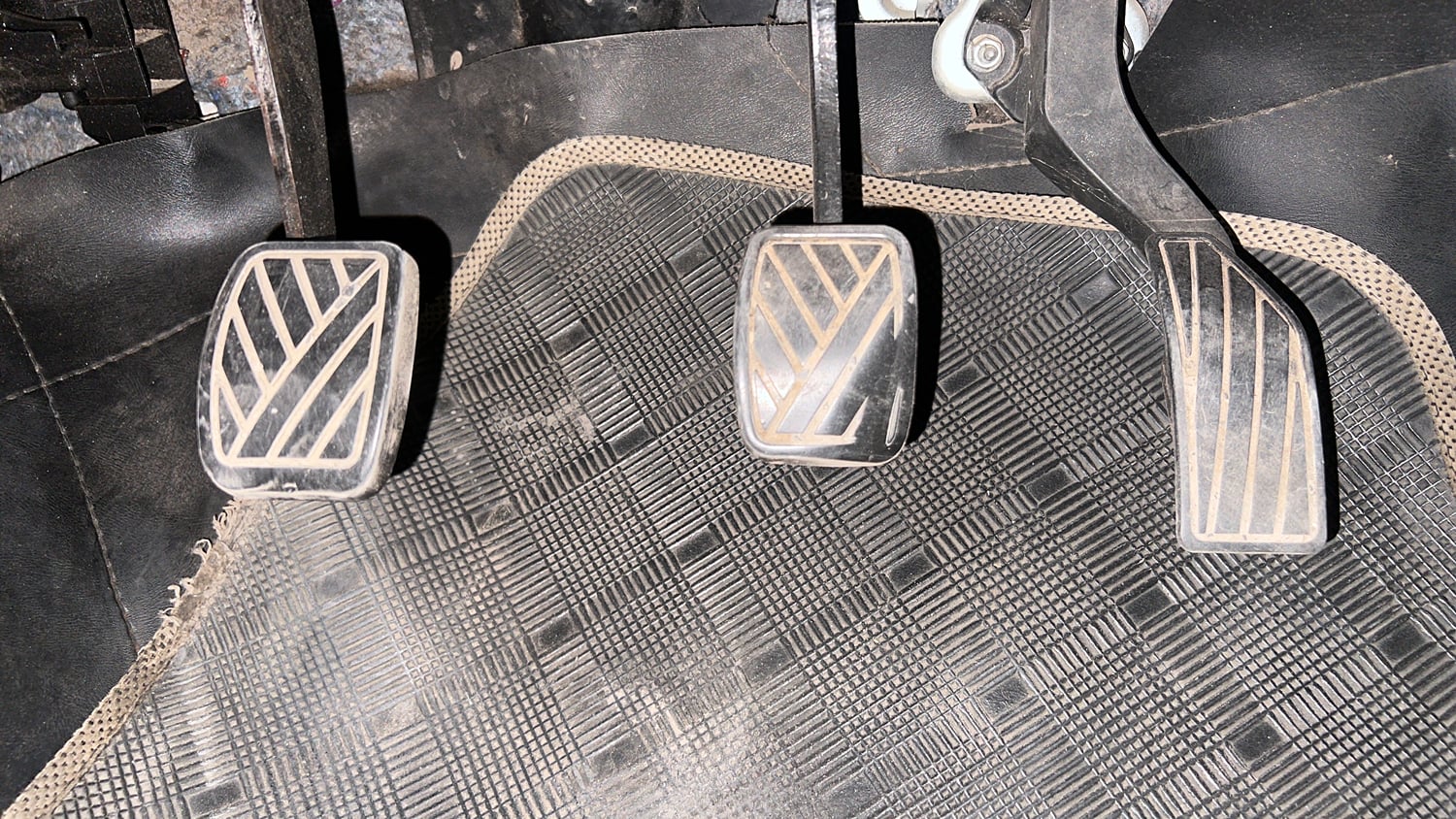 Used 2017 Maruti Suzuki Swift VXi Petrol Manual interior PEDALS VIEW