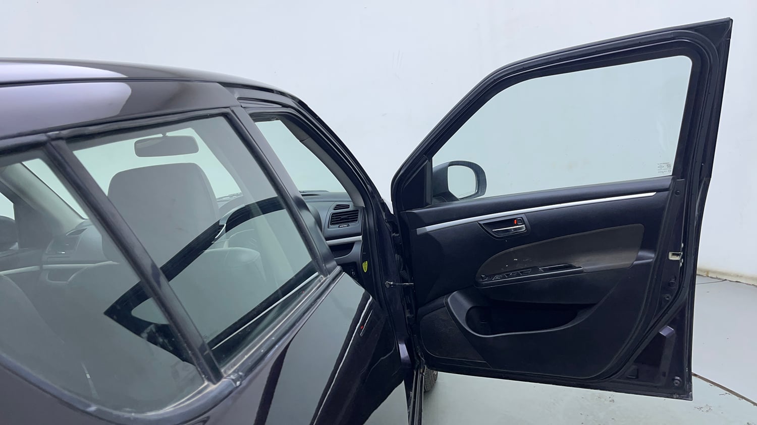 Used 2015 Maruti Suzuki Swift VDi Diesel Manual interior RIGHT FRONT DOOR OPEN VIEW