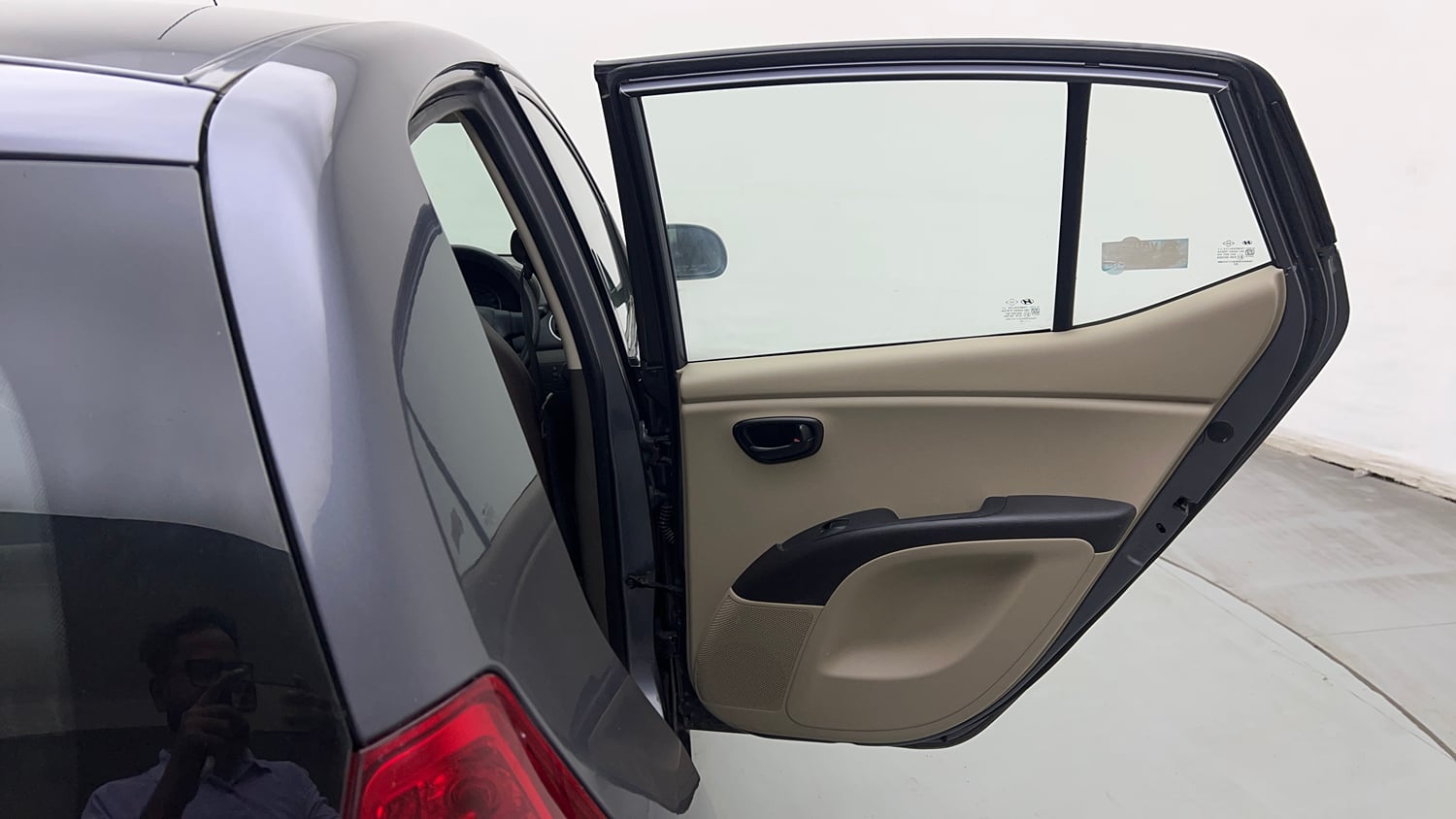 Used 2014 Hyundai i10 Magna 1.1 iRDE2 Petrol Manual interior RIGHT REAR DOOR OPEN VIEW