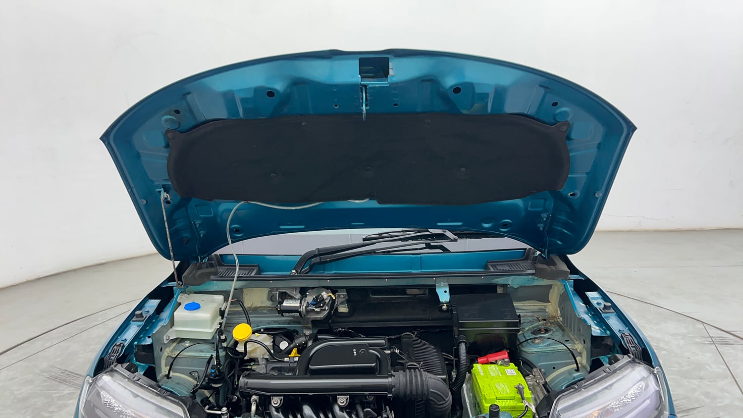 Used 2024 Renault Kwid RXL(O) 1.0L AMT Petrol Automatic engine ENGINE & BONNET OPEN FRONT VIEW