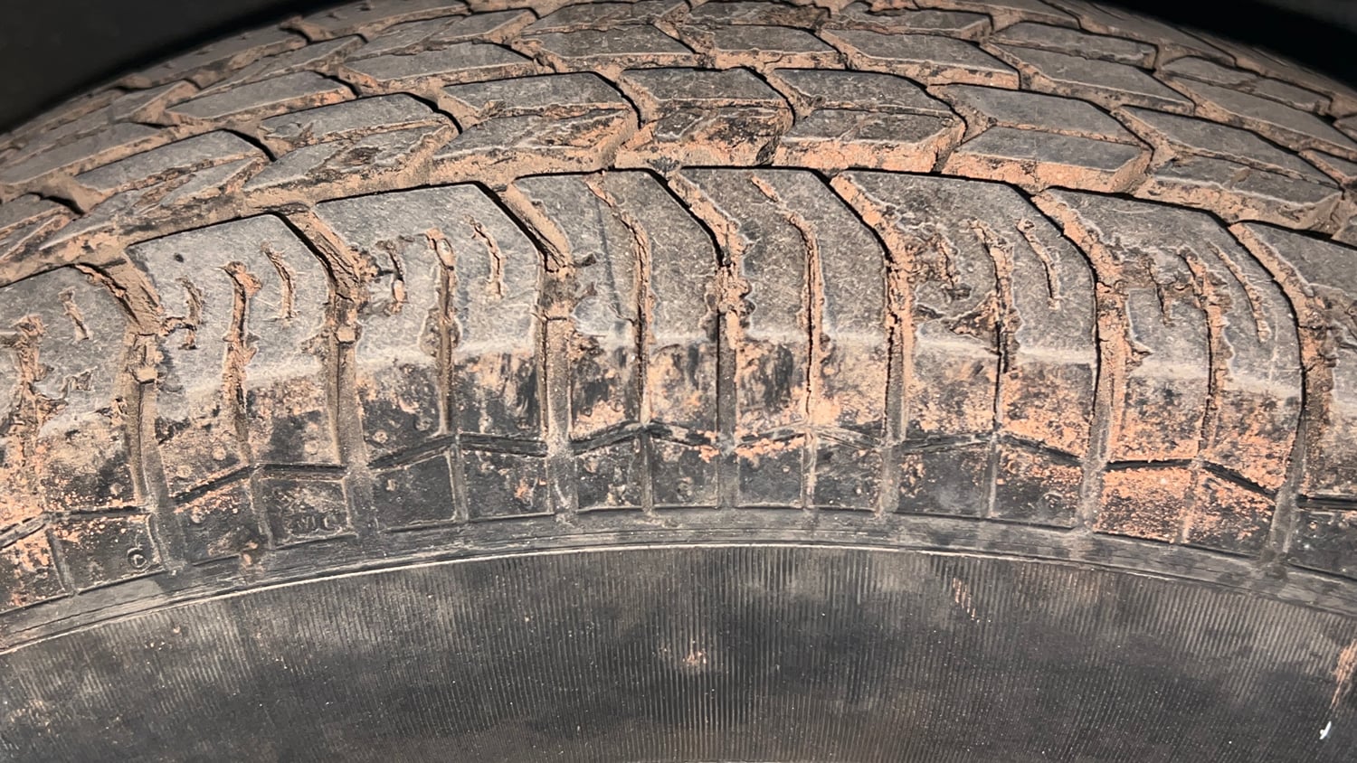 Used 2013 Maruti Suzuki Swift Dzire VXI Petrol Manual tyres RIGHT FRONT TYRE TREAD VIEW