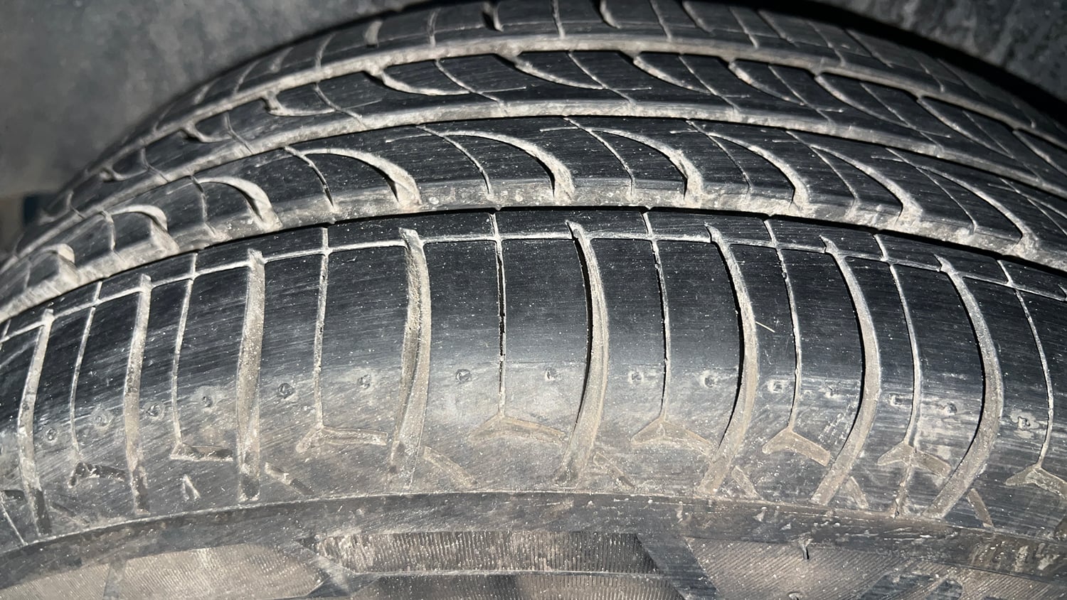 Used 2021 Volkswagen Vento Highline 1.0L TSI Automatic Petrol Automatic tyres RIGHT REAR TYRE TREAD VIEW