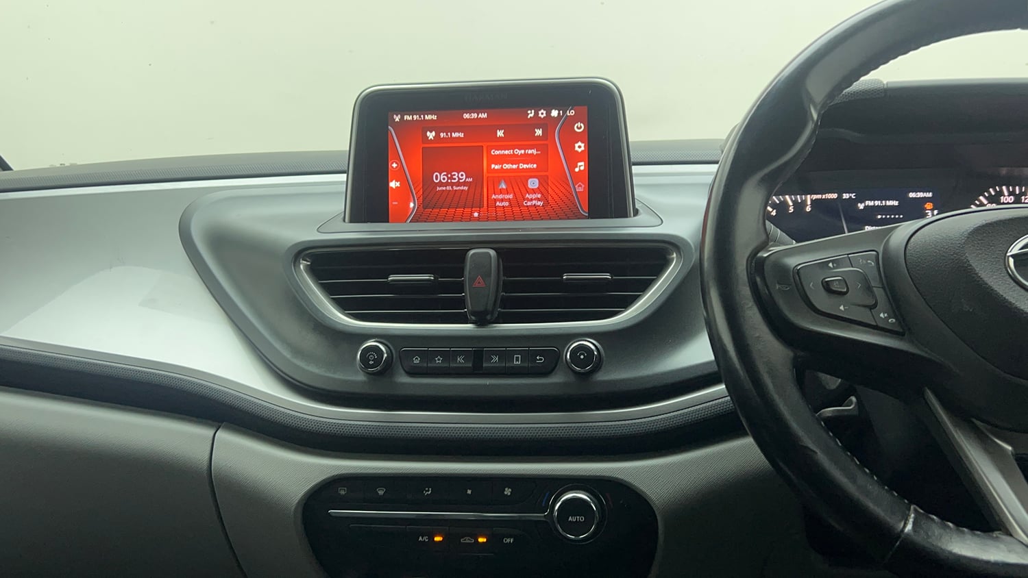 Used 2021 Tata Altroz XZ Diesel Diesel Manual top_features Integrated (in-dash) music system