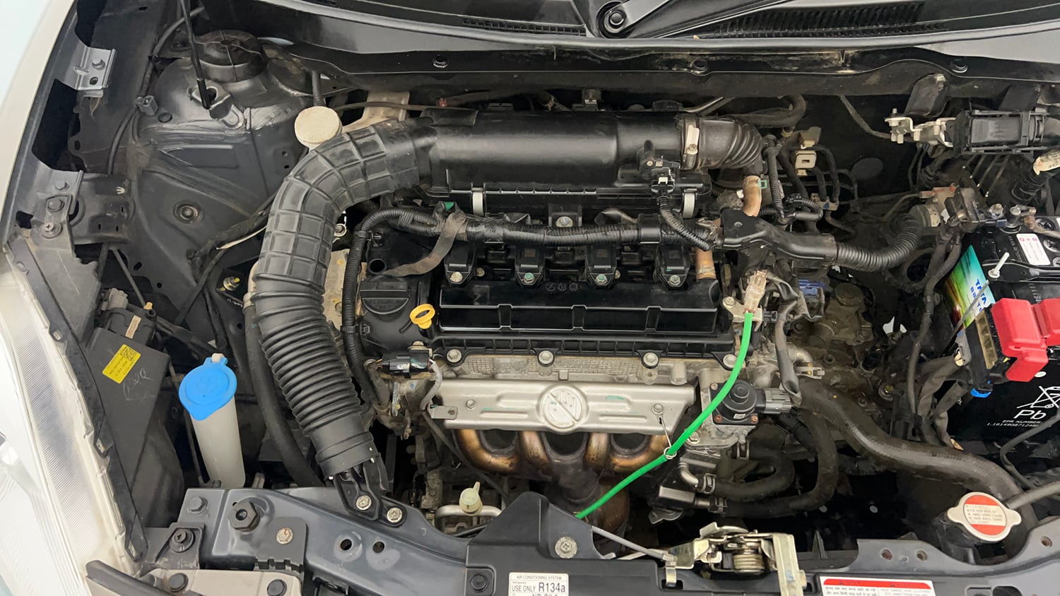 Used 2022 Maruti Suzuki Swift VXi Petrol Manual engine ENGINE RIGHT SIDE VIEW