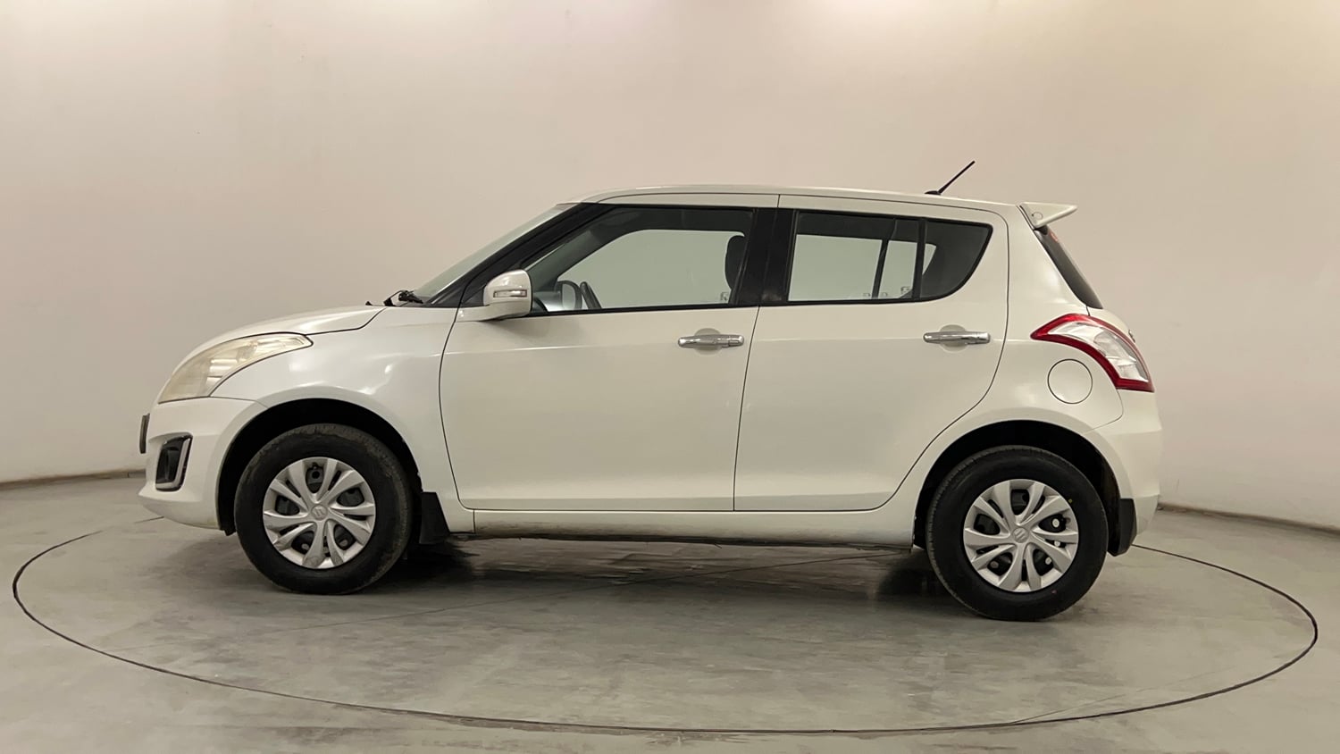 Used 2017 Maruti Suzuki Swift VXi Petrol Manual exterior LEFT SIDE VIEW