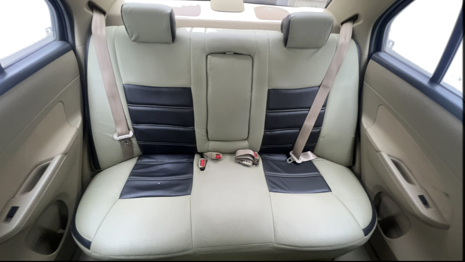 Used 2015 Maruti Suzuki Swift Dzire VXI Petrol Manual interior REAR SEAT CONDITION VIEW