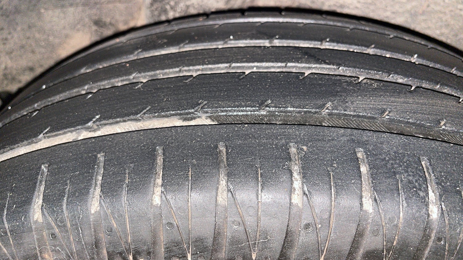 Used 2012 Hyundai i20 Sportz 1.2 BS-IV Petrol Manual tyres LEFT REAR TYRE TREAD VIEW