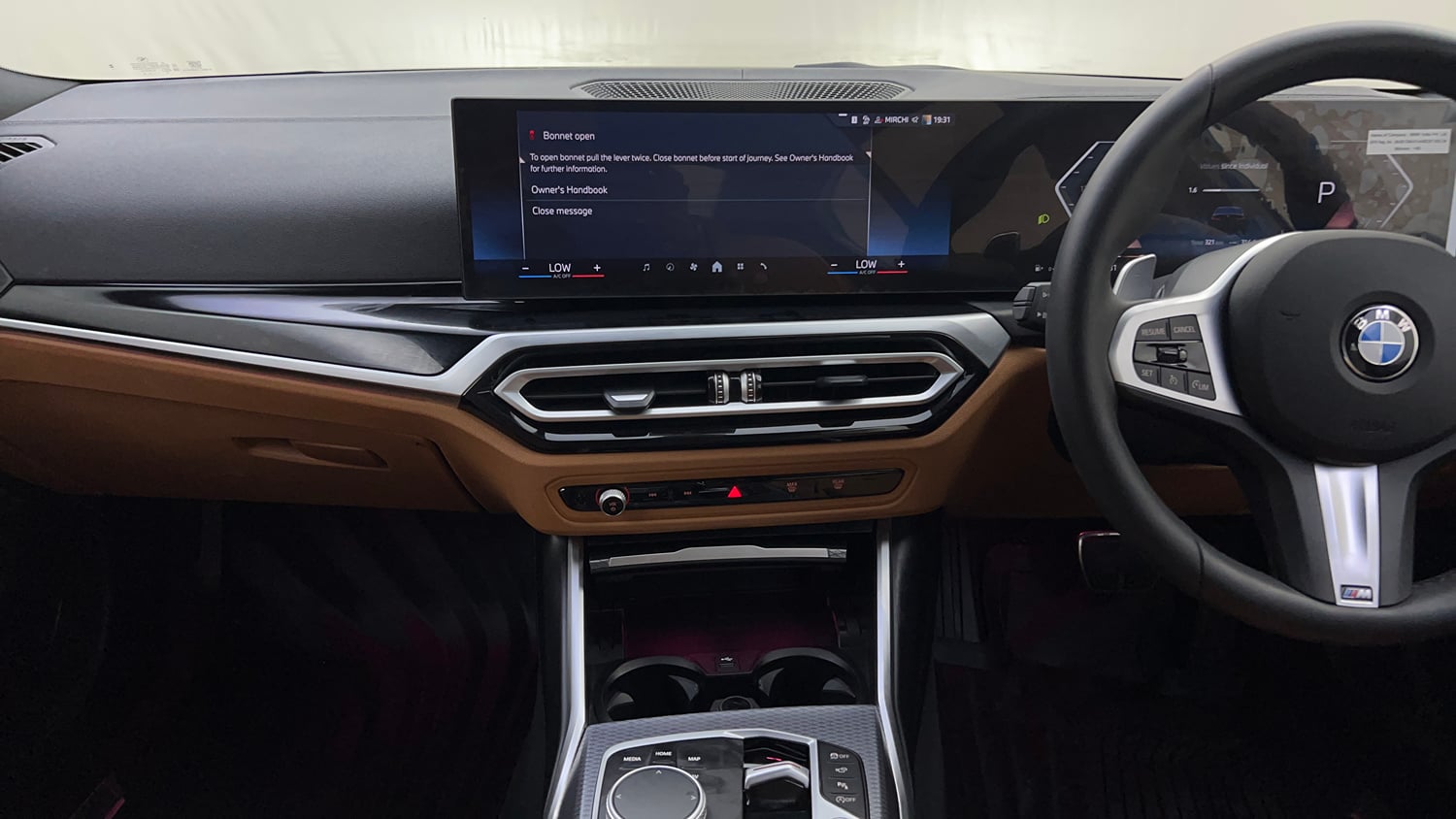 Used 2025 BMW 3 Series Gran Limousine 330Li M Sport Petrol Automatic interior MUSIC SYSTEM & AC CONTROL VIEW
