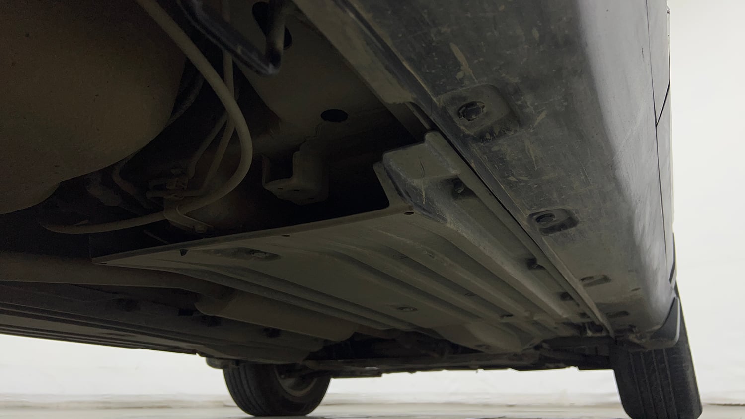 Used 2023 Maruti Suzuki Brezza ZXi AT Petrol Automatic extra REAR RIGHT UNDERBODY VIEW