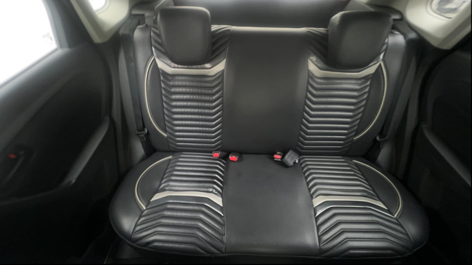 Used 2017 Maruti Suzuki Vitara Brezza VDi (O) Diesel Manual interior REAR SEAT CONDITION VIEW