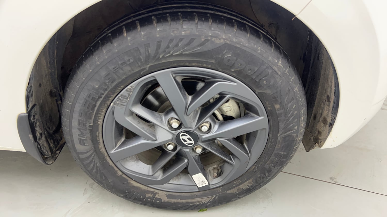 Used 2022 Hyundai Grand i10 Nios Sportz 1.2 Kappa VTVT Petrol Manual tyres RIGHT FRONT TYRE RIM VIEW