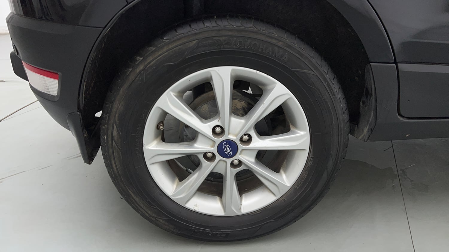 Used 2021 Ford EcoSport Titanium 1.5L TDCi Diesel Manual tyres RIGHT REAR TYRE RIM VIEW
