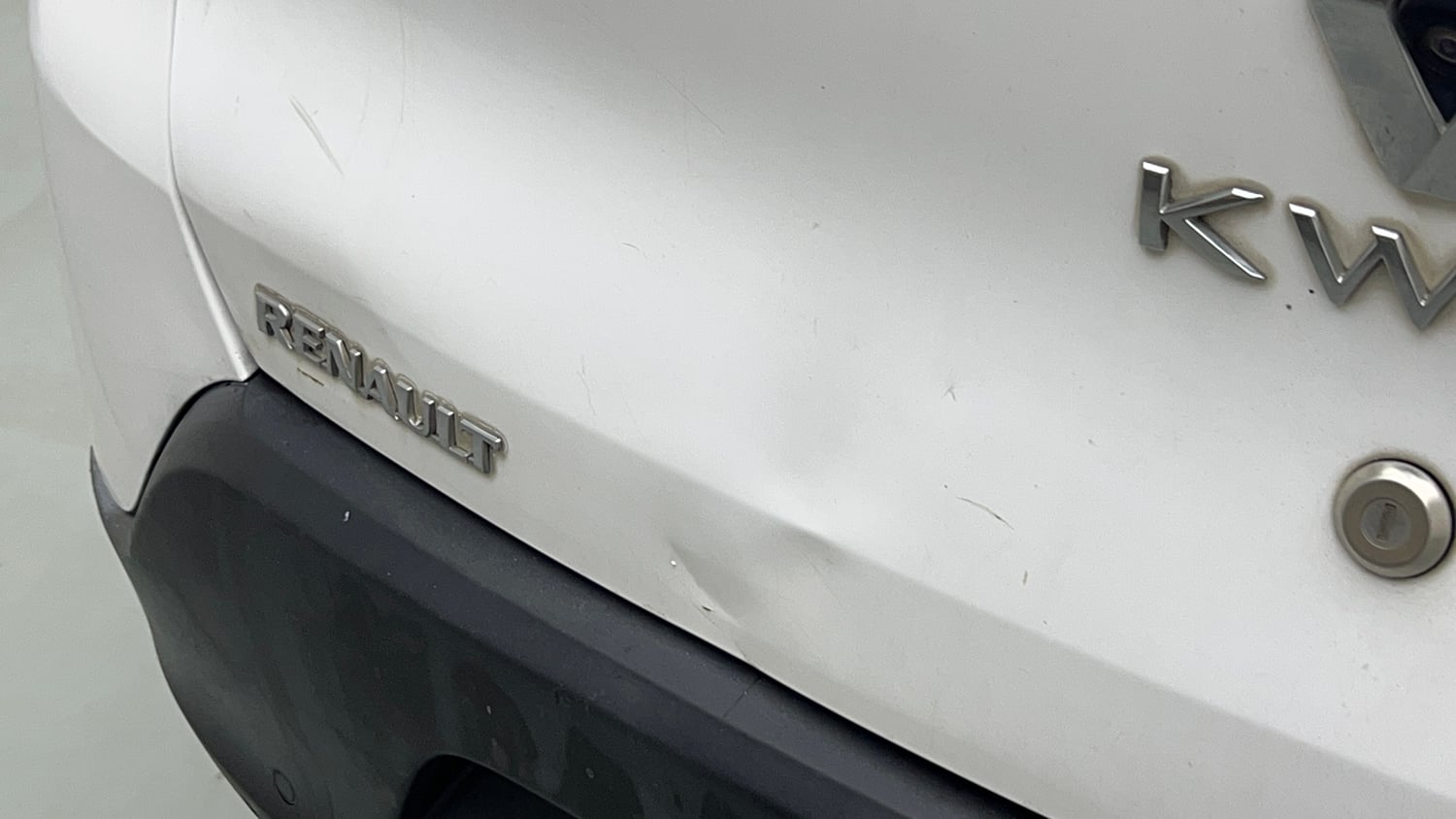 Used 2020 Renault Kwid RXT Opt Petrol Manual dents MINOR SCRATCH
