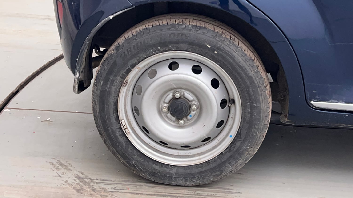 Used 2022 Maruti Suzuki Ignis Sigma 1.2 MT Petrol Manual tyres RIGHT REAR TYRE RIM VIEW