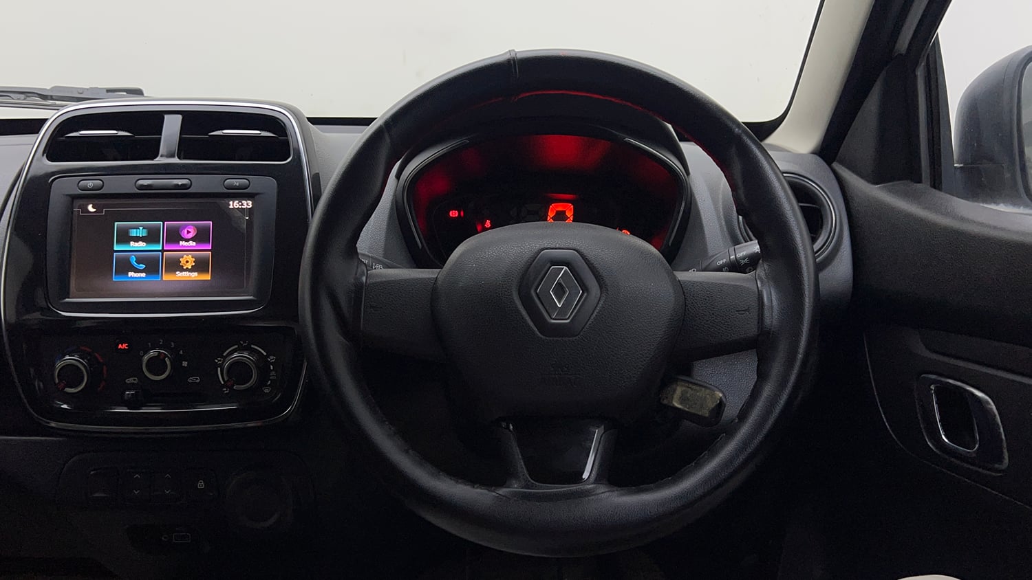Used 2020 Renault Kwid RXT Opt Petrol Manual interior STEERING VIEW