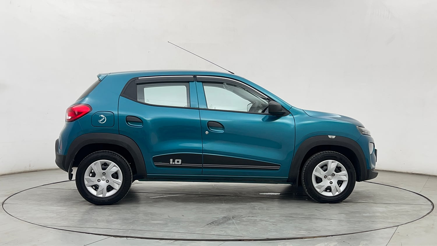 Used 2024 Renault Kwid RXL(O) 1.0L AMT Petrol Automatic exterior RIGHT SIDE VIEW