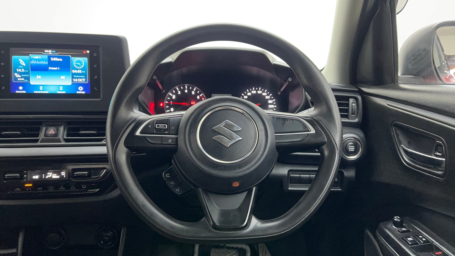 Used 2024 Maruti Suzuki Swift VXi (O) AMT Petrol Automatic interior STEERING VIEW