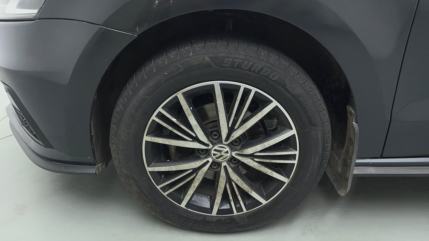 Used 2021 Volkswagen Vento Highline 1.0L TSI Automatic Petrol Automatic tyres LEFT FRONT TYRE RIM VIEW