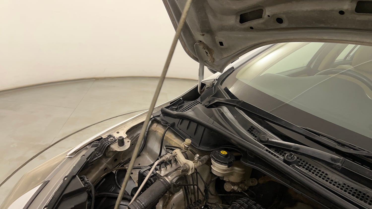 Used 2018 Honda City VX CVT Petrol Petrol Automatic engine ENGINE RIGHT SIDE HINGE & APRON VIEW