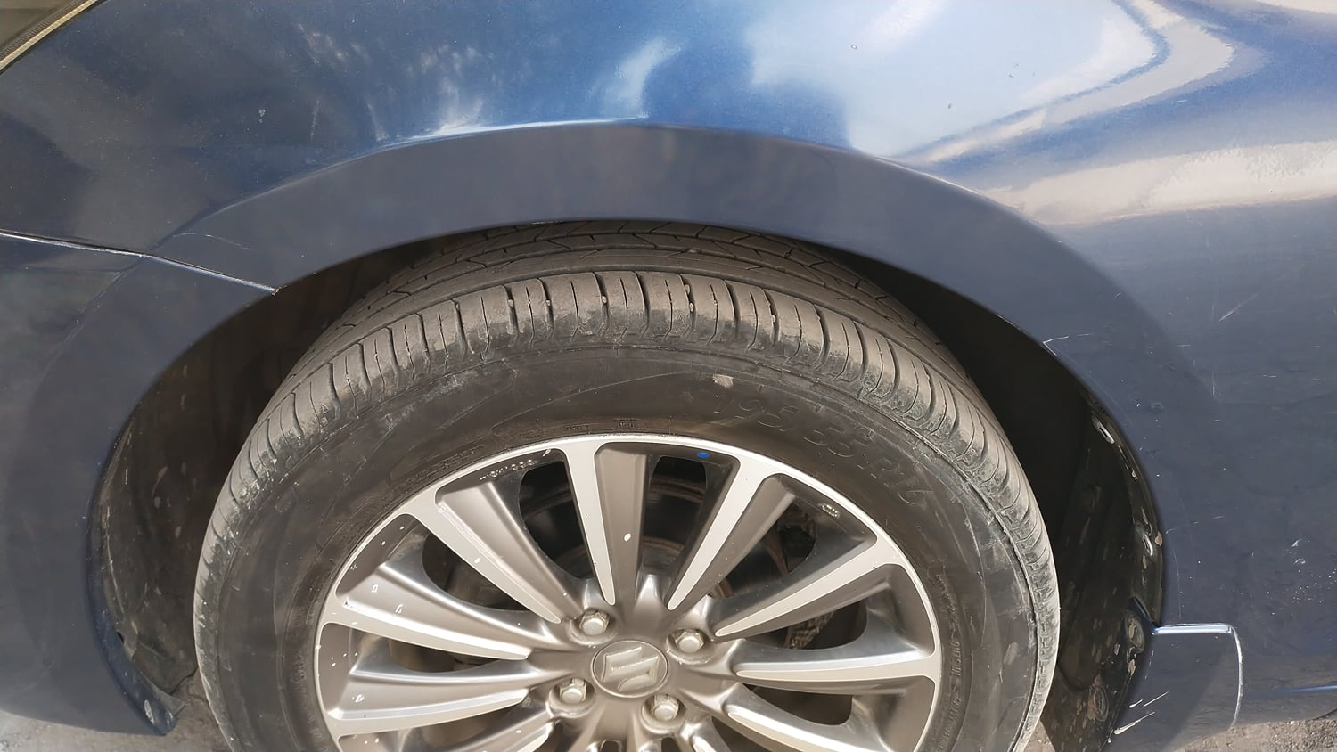 Used 2021 Maruti Suzuki Ciaz Alpha 1.5 Petrol Manual tyres LEFT FRONT TYRE TREAD VIEW