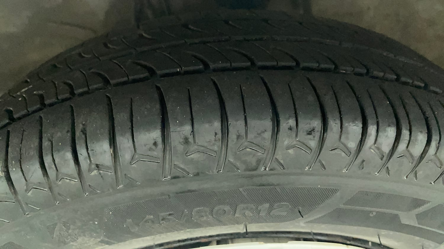Used 2020 Maruti Suzuki Alto 800 VXi Petrol Manual tyres LEFT FRONT TYRE TREAD VIEW