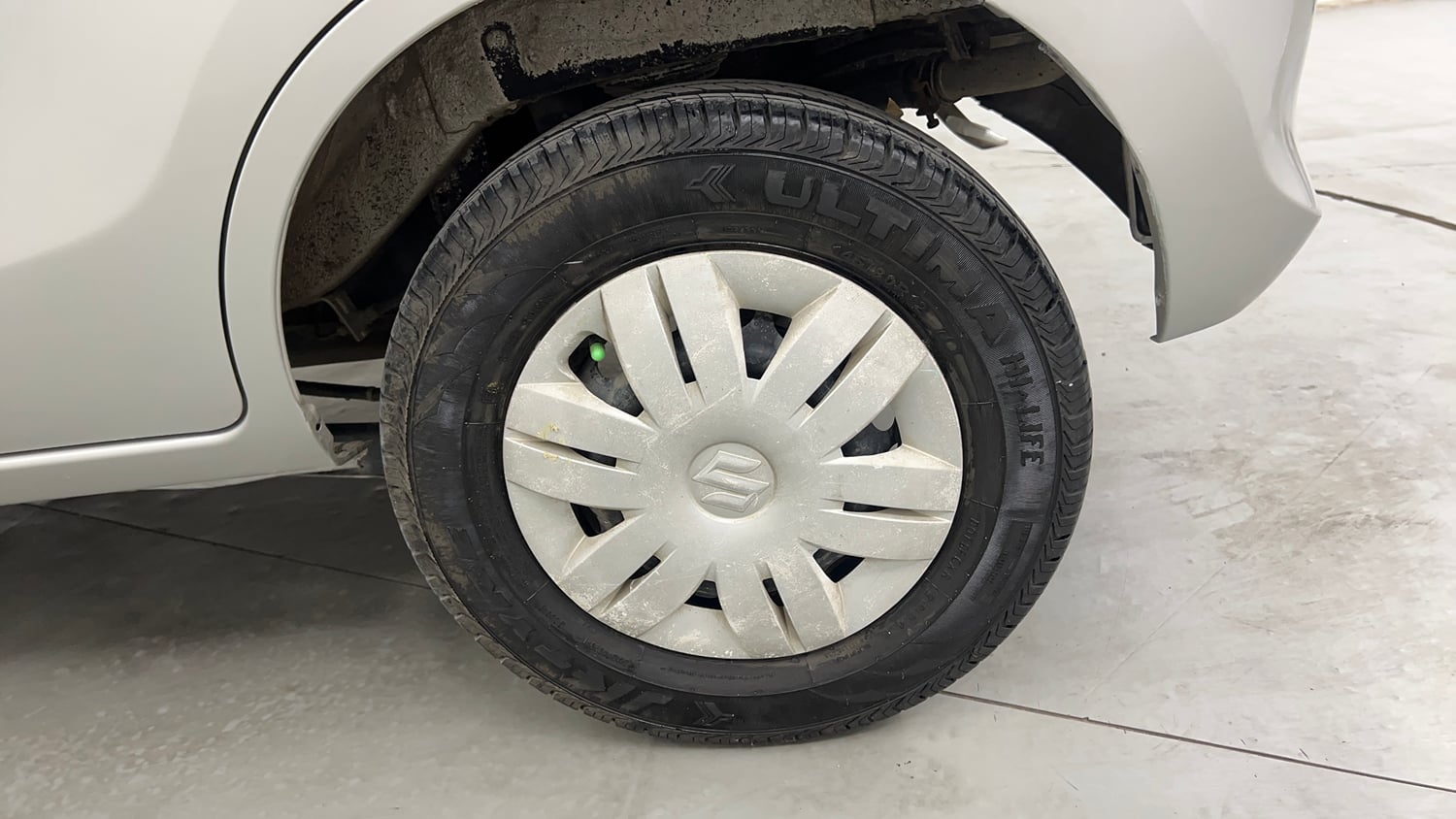 Used 2016 Maruti Suzuki Alto 800 Lxi Petrol Manual tyres LEFT REAR TYRE RIM VIEW