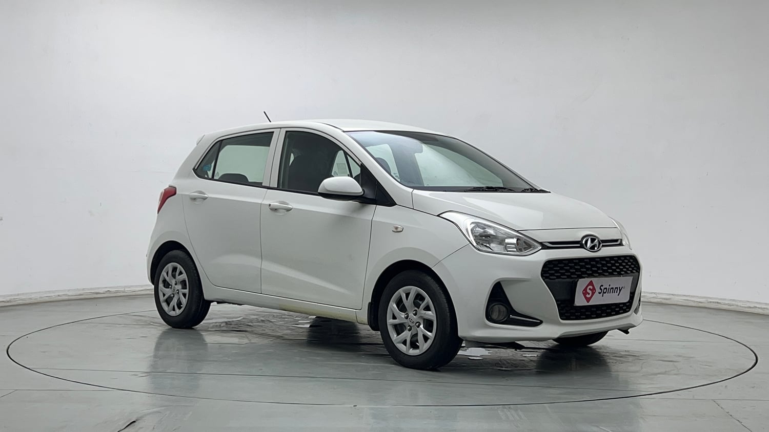Used 2018 Hyundai Grand i10 Magna 1.2 Kappa VTVT Petrol Manual exterior RIGHT FRONT CORNER VIEW