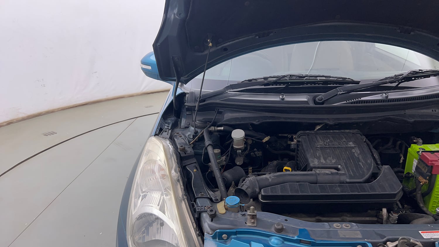 Used 2013 Maruti Suzuki Swift Dzire VXI Petrol Manual engine ENGINE RIGHT SIDE HINGE & APRON VIEW
