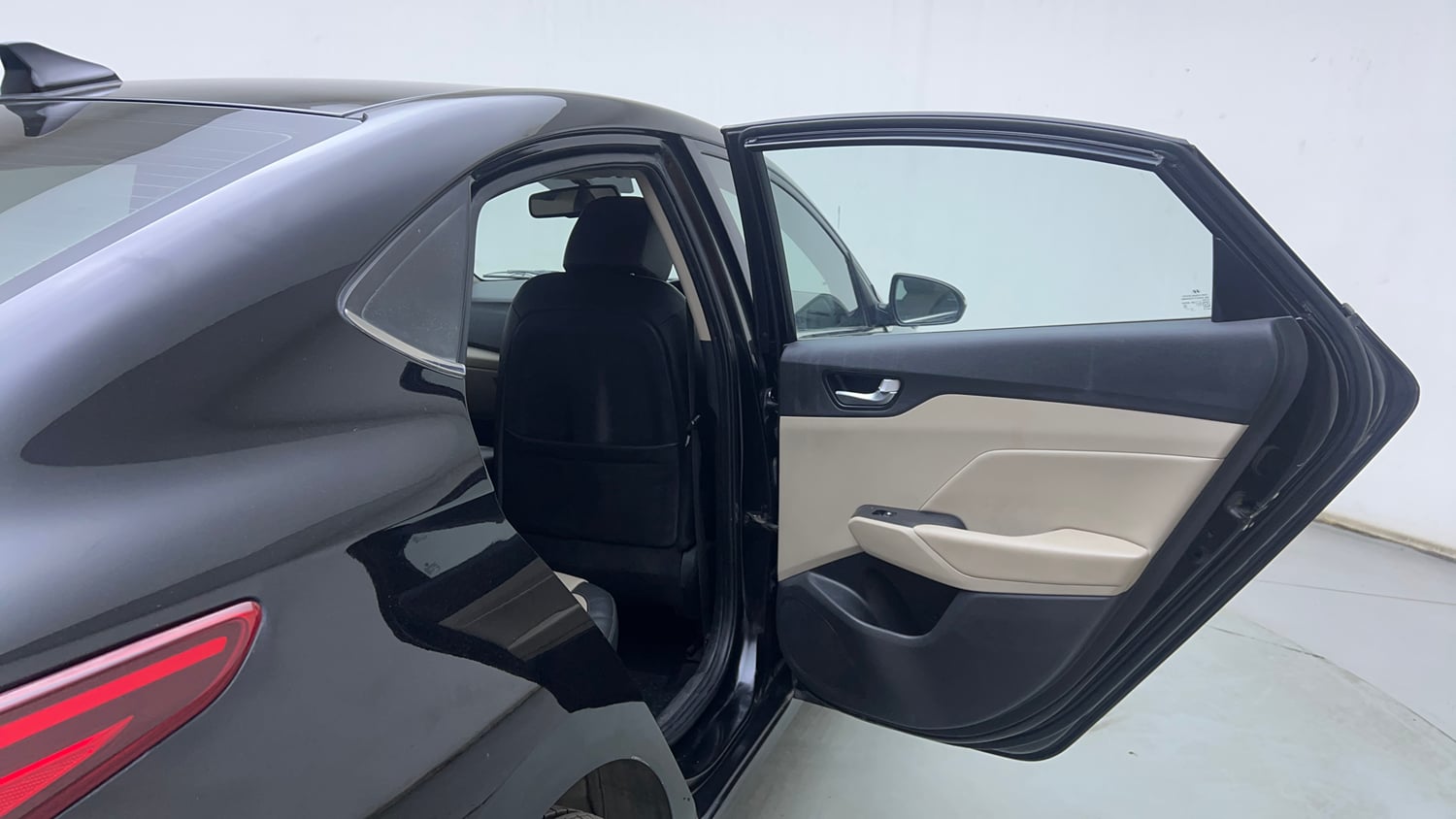 Used 2018 Hyundai Verna SX (O) 1.6 VTVT AT Petrol Automatic interior RIGHT REAR DOOR OPEN VIEW