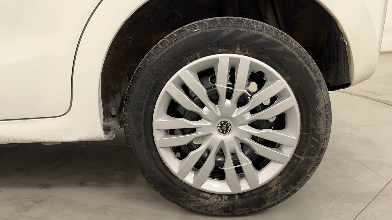 Used 2015 Maruti Suzuki Celerio VXi AMT Petrol Automatic tyres LEFT REAR TYRE RIM VIEW